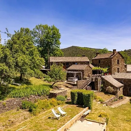 Les Hotes Du Chataignier 3*