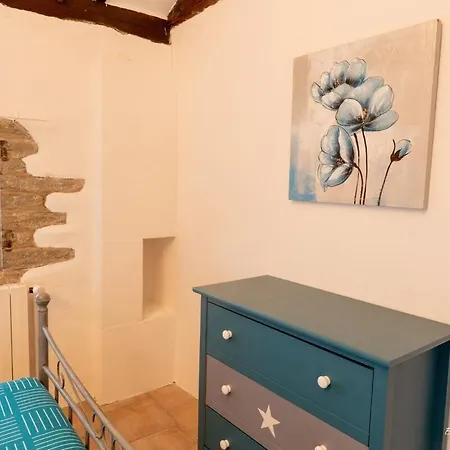 Les Hotes Du Chataignier Bed & Breakfast