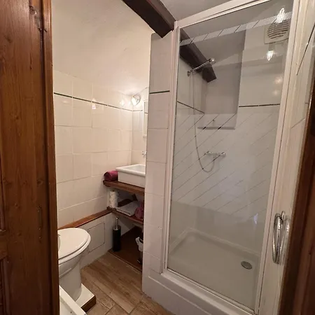 Les Hotes Du Chataignier