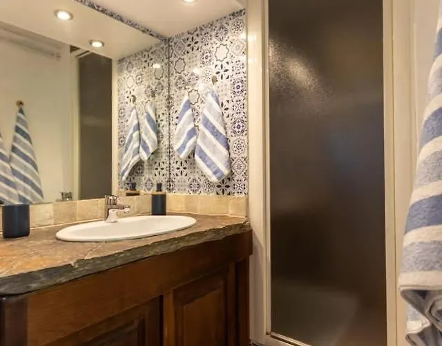 Les Hotes Du Chataignier 3* Penens