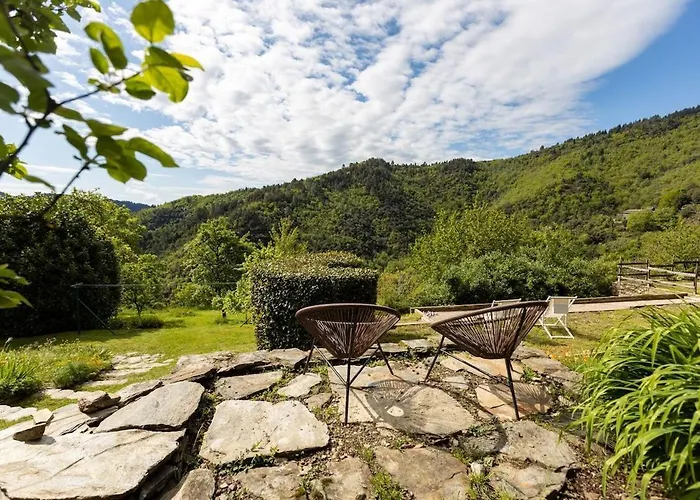 Les Hotes Du Chataignier