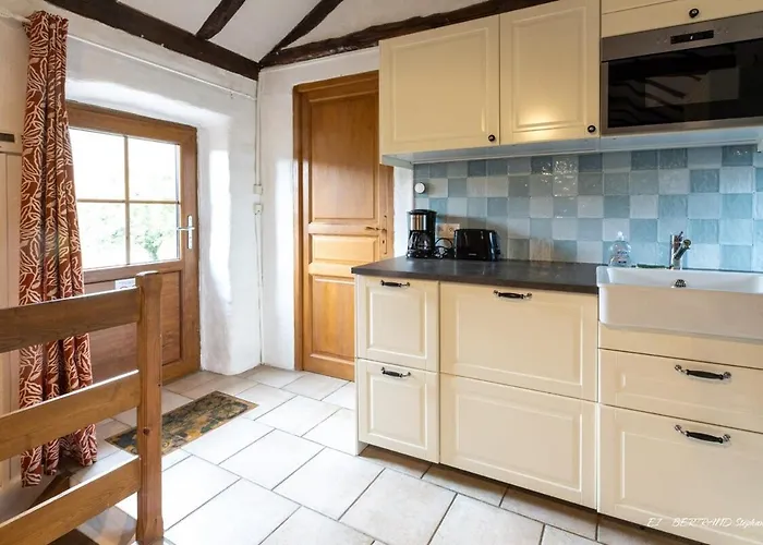 Les Hotes Du Chataignier