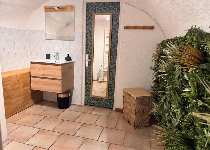 Les Hotes Du Chataignier Nocleg ze śniadaniem Penens