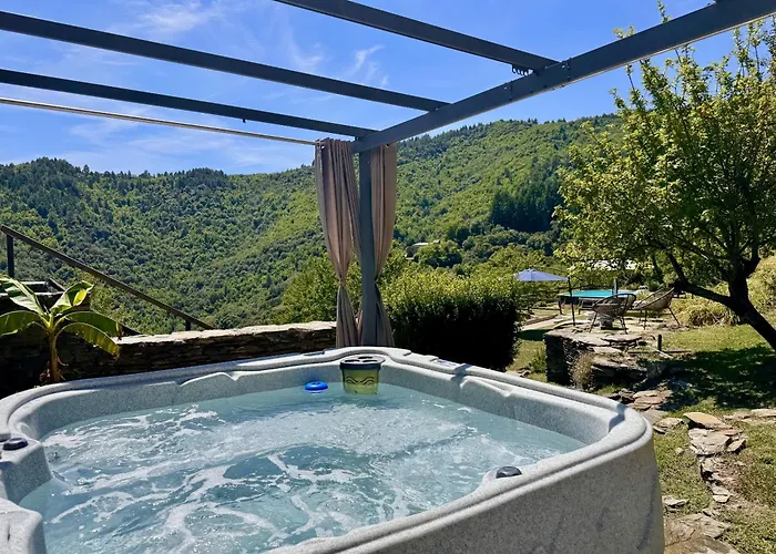 Les Hotes Du Chataignier 3* Penens