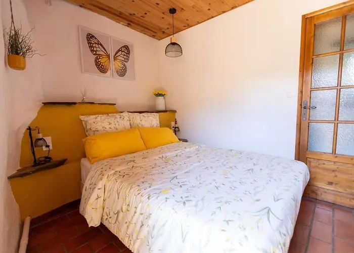 Nocleg ze śniadaniem Les Hotes Du Chataignier Penens