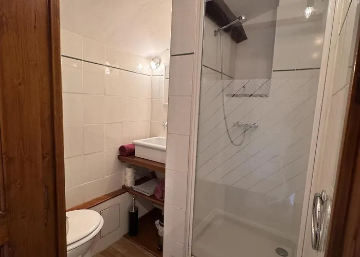 Les Hotes Du Chataignier